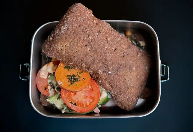 Nye billeder til hjemmeside - Dabba Veggie sandwich med rugbrød